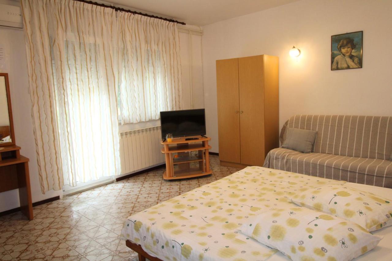 Apartment Valentina Ližnjan Exterior foto