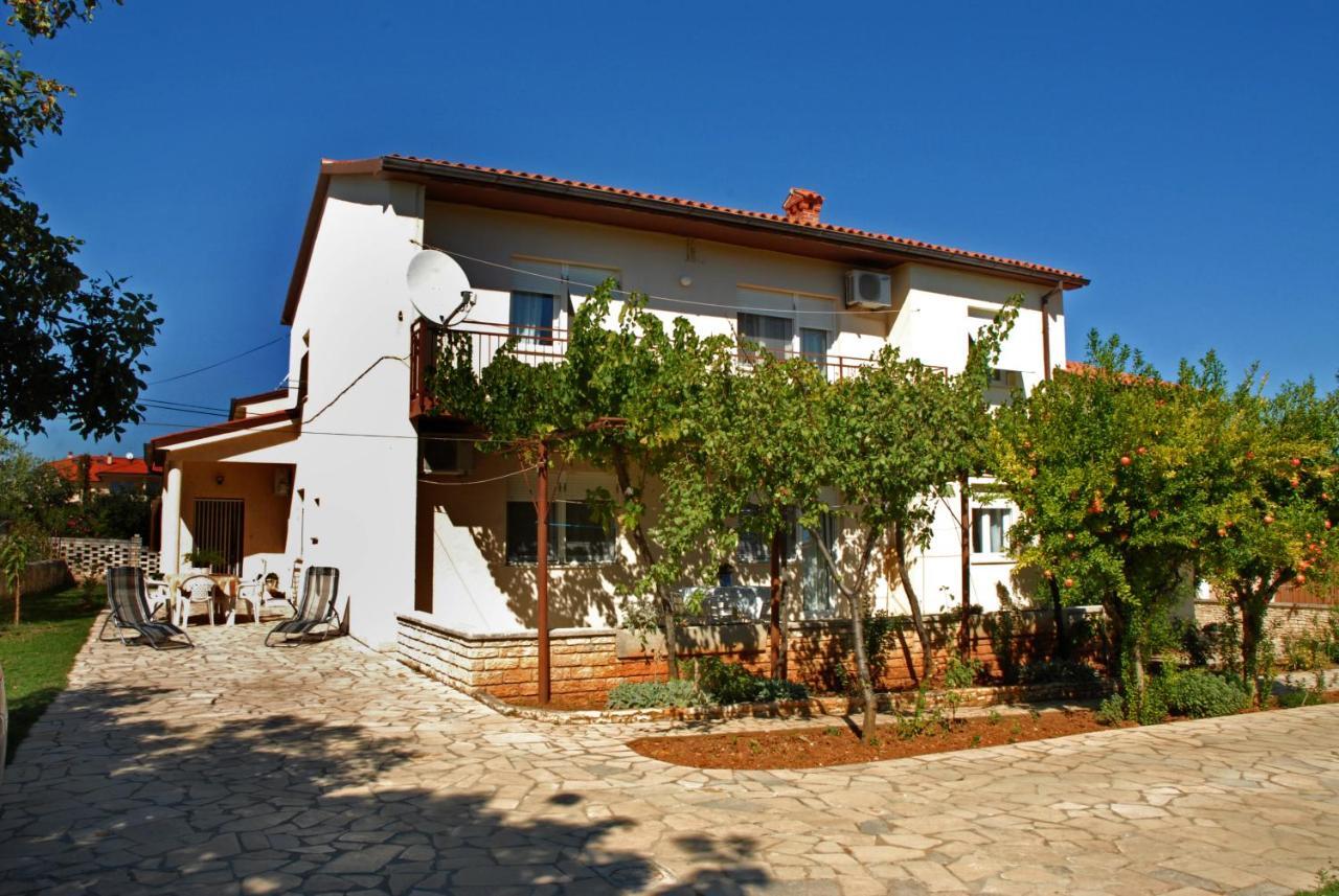 Apartment Valentina Ližnjan Exterior foto